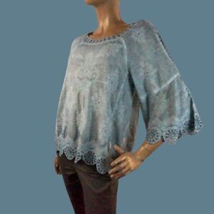 Democracy Top Size S Blue Bell Sleeve Lacey Embroidered Boho Hippie Blouse NWT